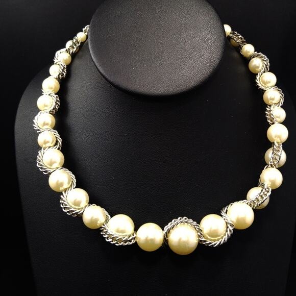 Faux Pearl Silver Chain Memory Wire Choker Necklace, 21 Inches, CG Hangtag - Picture 3 of 8